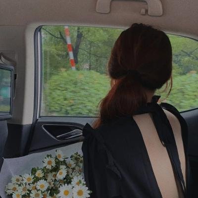 醉袖迎风受落花